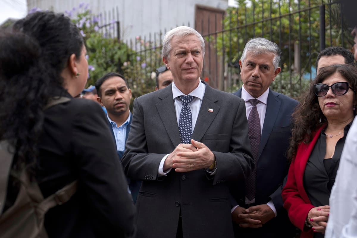 Kast prioriza emergencias en Chile y deja en suspenso apoyo a Bachelet