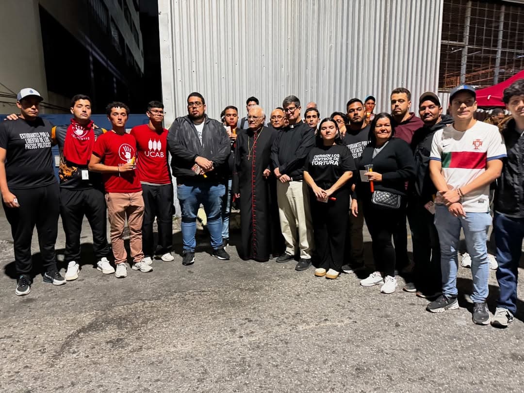 Cardenal Baltazar Porras Apoya a Familias de Presos Políticos en Zona 7