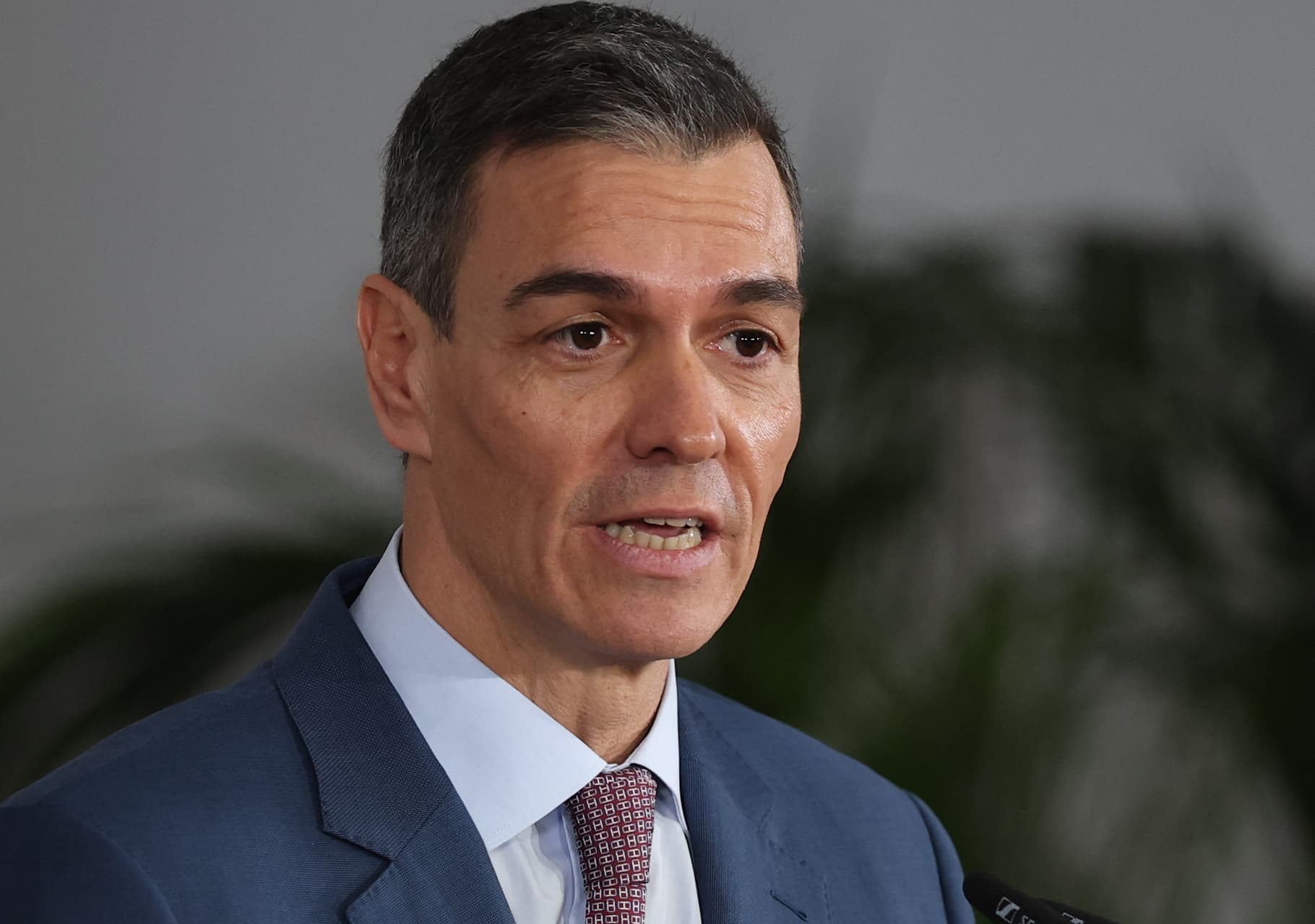 Sánchez defiende la regularización de medio millón de migrantes en España