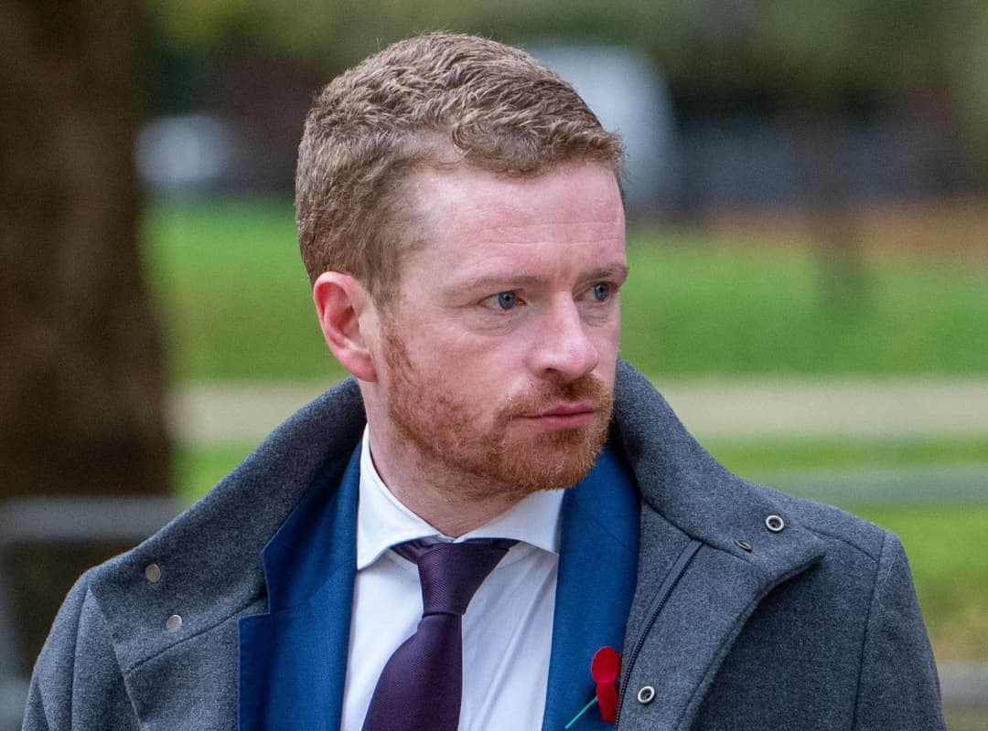 Crisis en el Reino Unido: renuncia jefe de gabinete por vínculos de Epstein