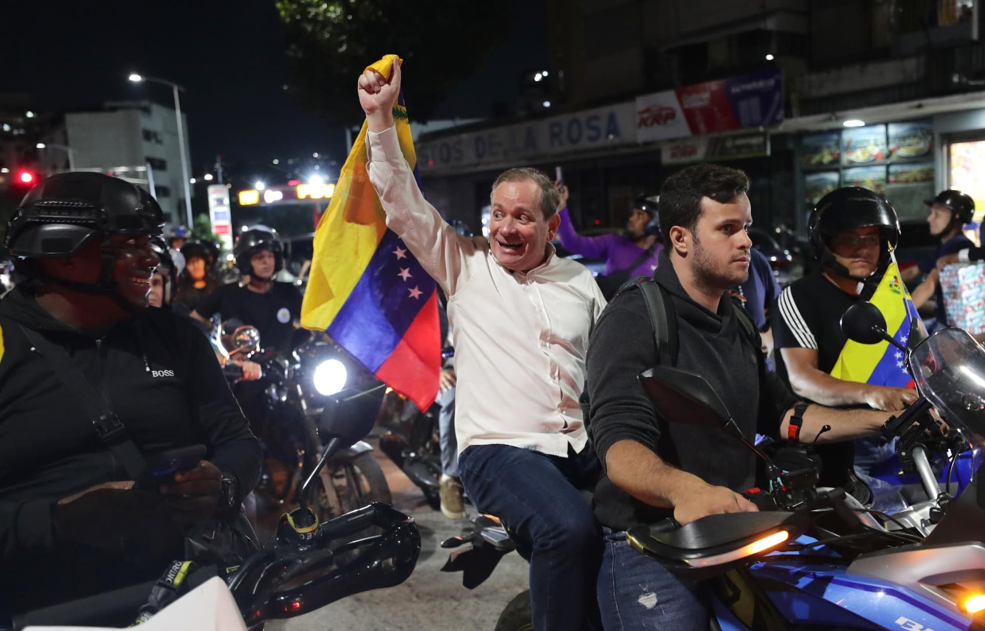 Excarcelados y familiares exigen libertad para todos los presos políticos en Caracas