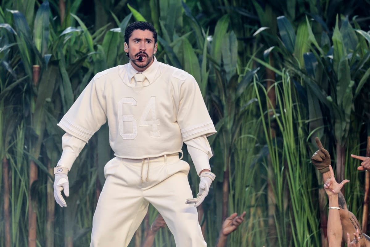 Bad Bunny Galardona el Español: Impacto Cultural y Social