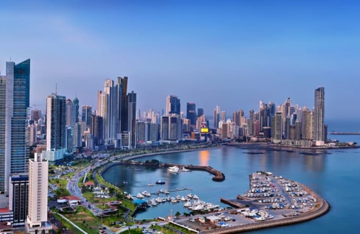 Panamá se mantiene en la lista negra de la UE como paraíso fiscal