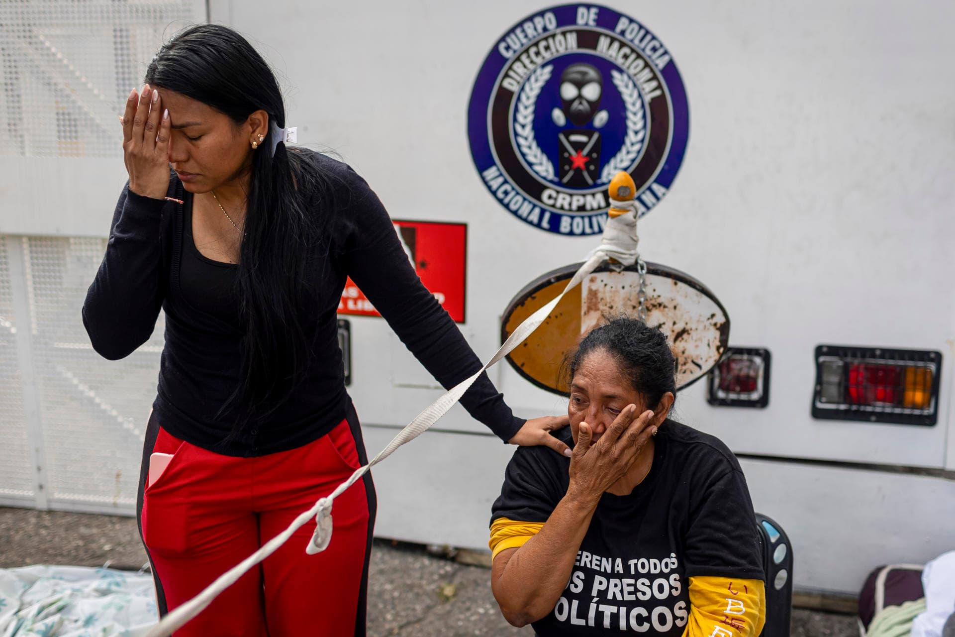 Familiares de Presos Políticos en Venezuela Sufren Crisis Tras Huelga de Hambre
