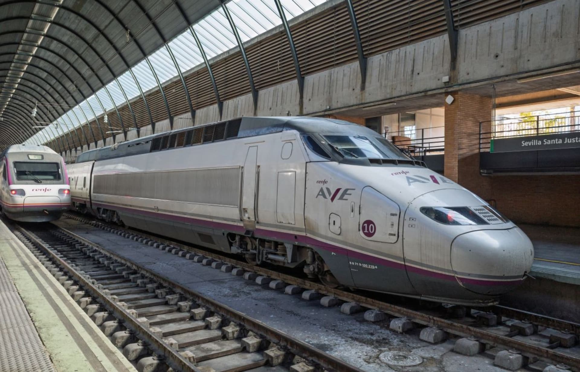 Los trenes de alta velocidad Madrid-Andalucía reanudan servicio tras tragedia