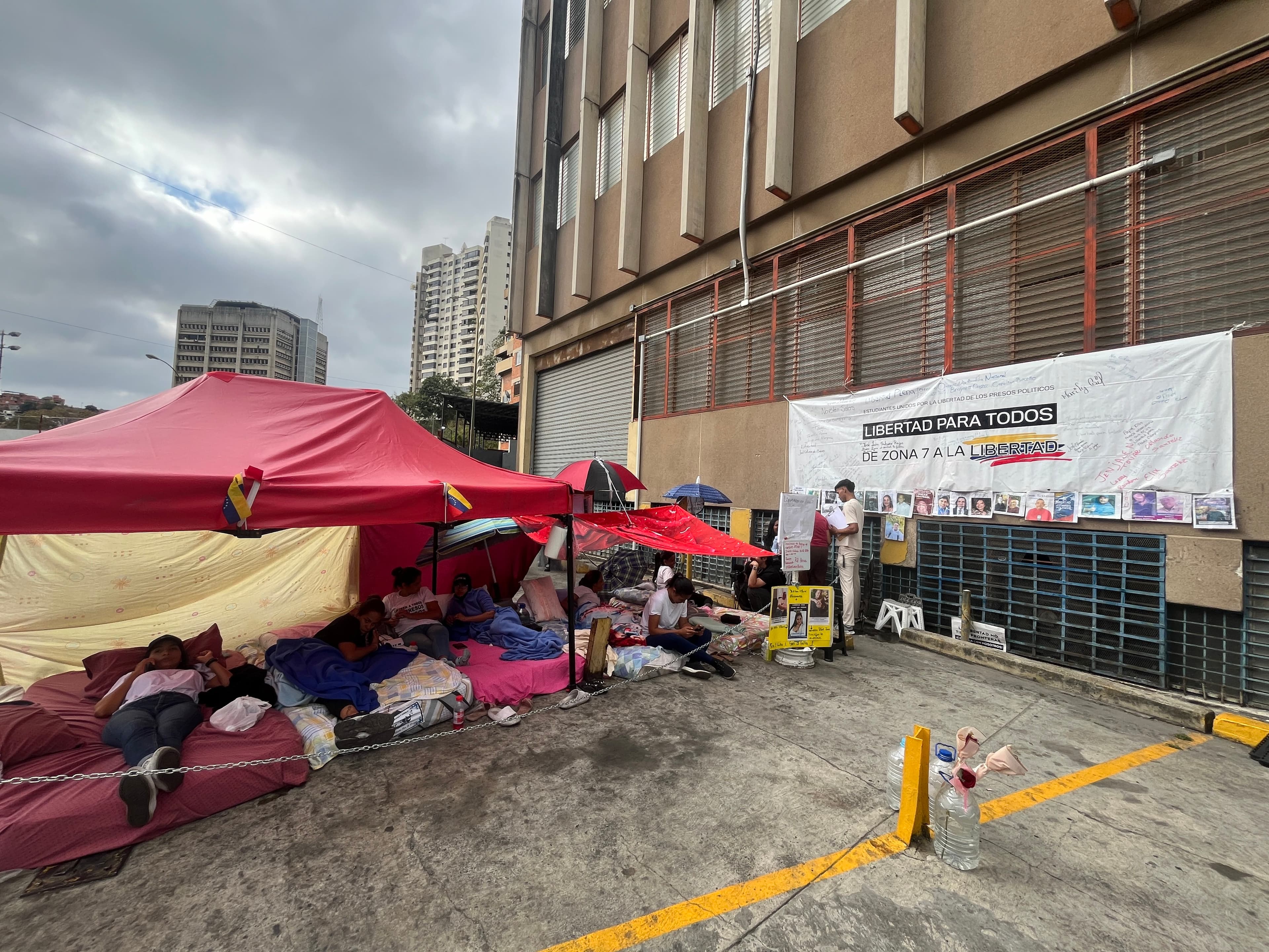 Familiares de presos políticos en Venezuela inician huelga de hambre