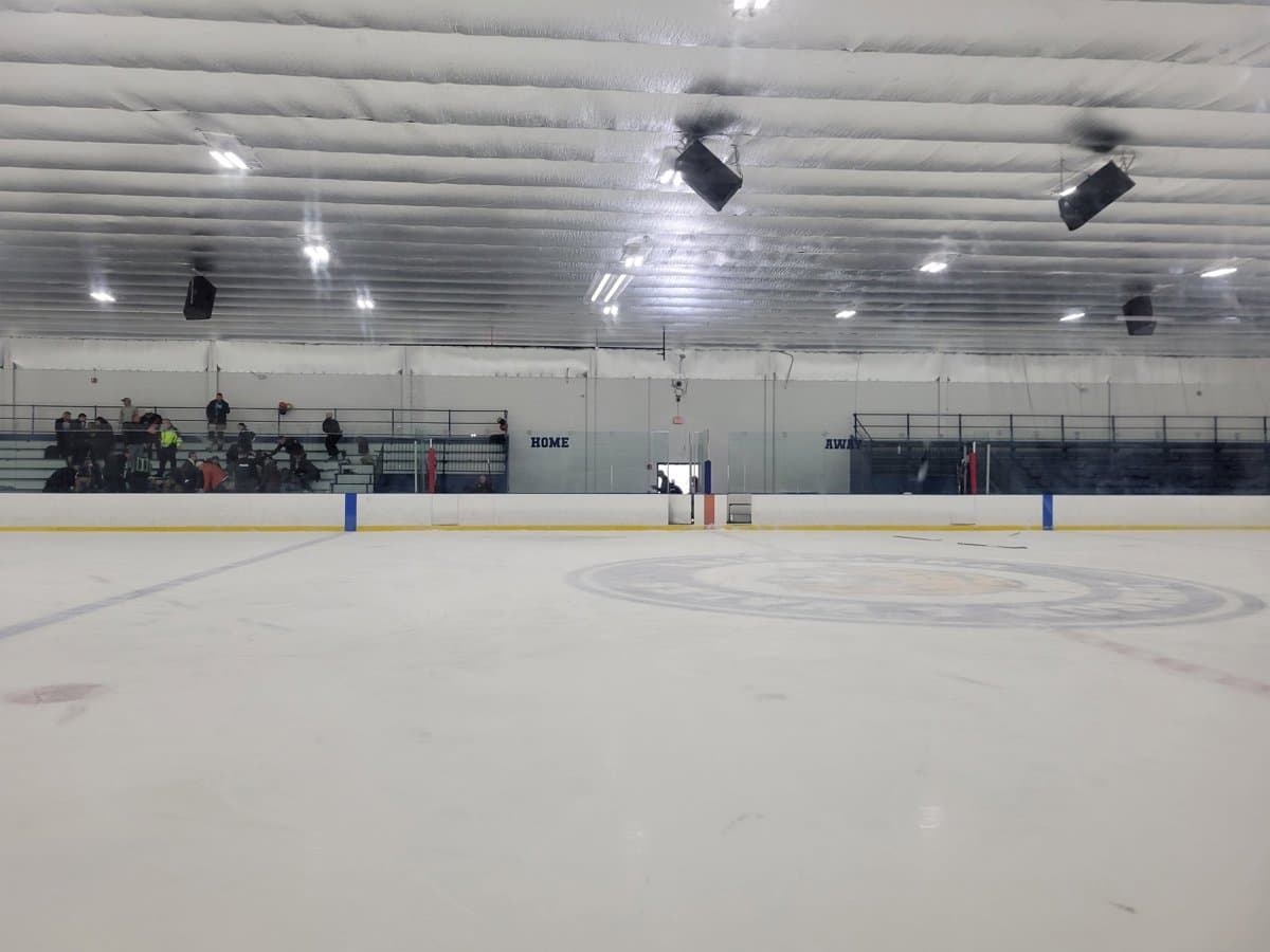 Trágico tiroteo en Rhode Island: padre mata a su hijo y exesposa