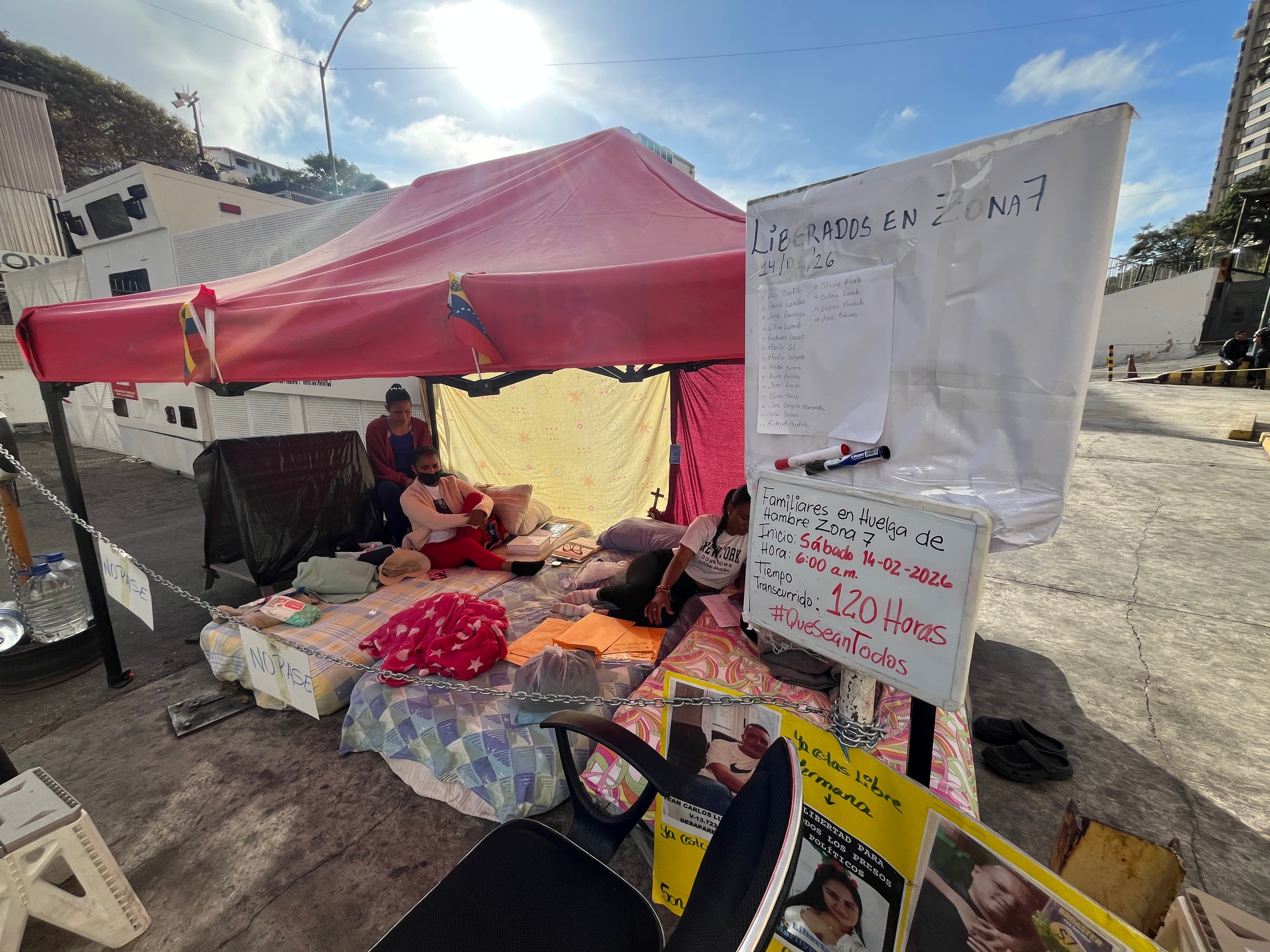 Familiares de Presos Políticos en Venezuela Llevan Más de 120 Horas en Huelga de Hambre