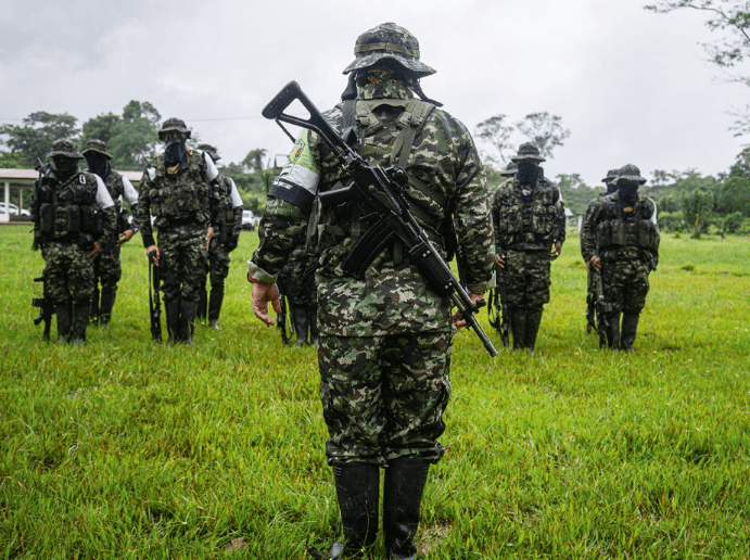 El plan de Paz Total en Colombia: más conflictos que soluciones