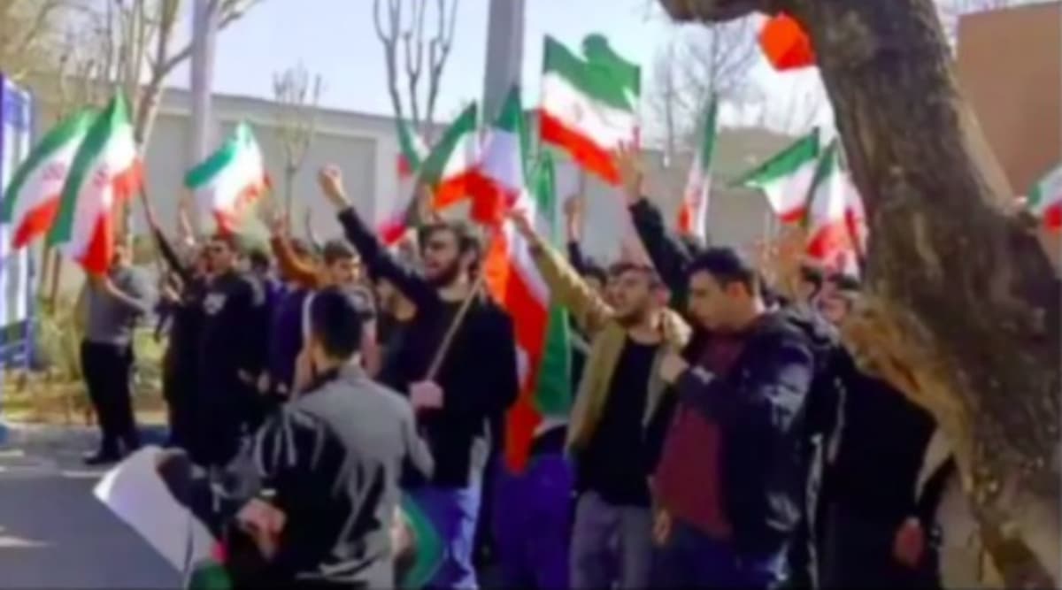 Protestas en Irán: ¡Muerte al dictador! Regresan las calles tras represión