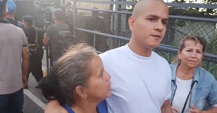 Liberan a jóvenes cadetes tras un año encarcelados por jugar videojuegos