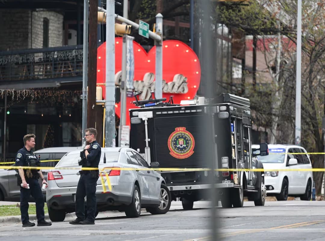 Tiroteo en Texas: Tres fallecidos y 18 heridos en posible acto terrorista