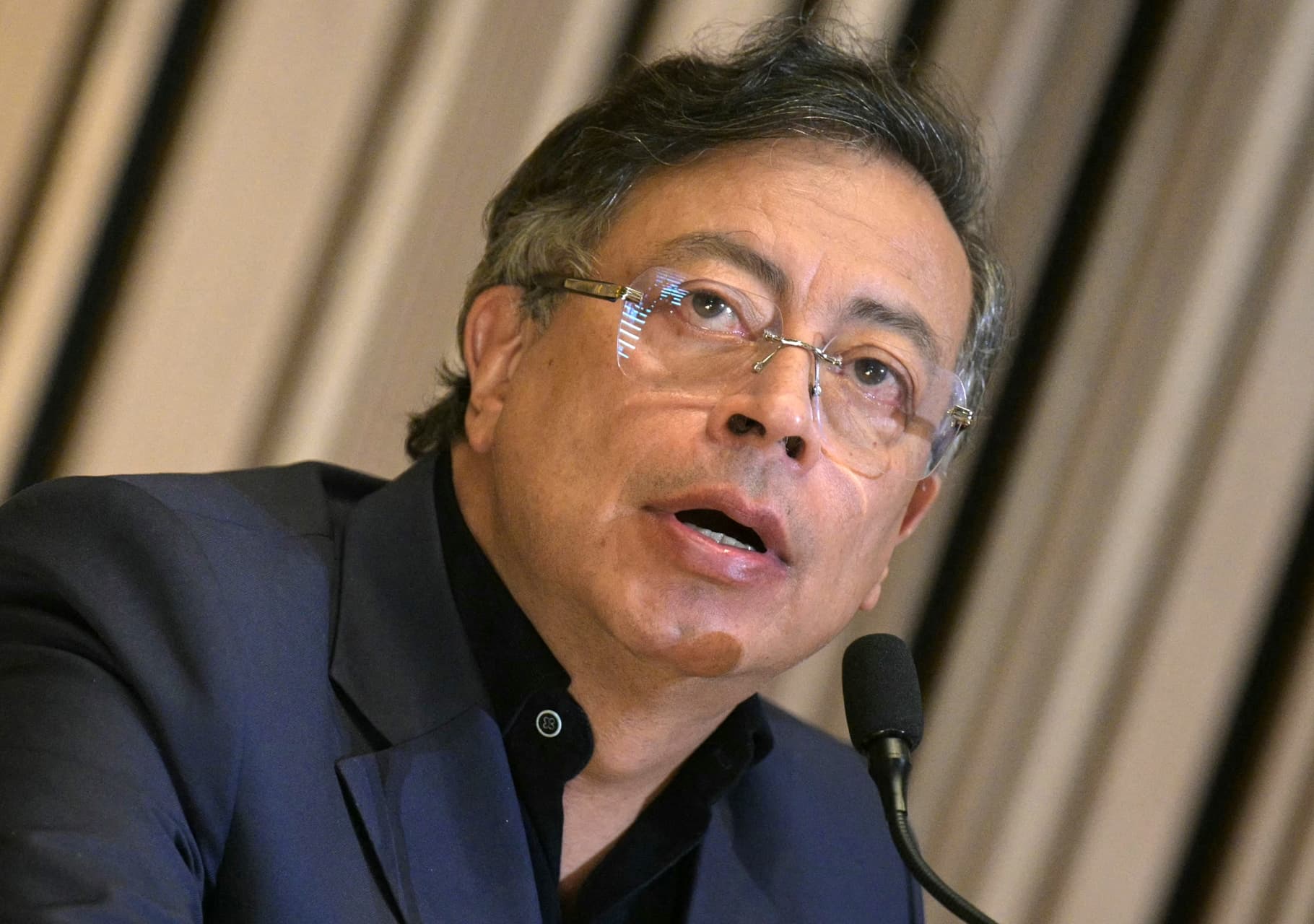 Gustavo Petro: 'Mi Desempeño Sexual Es Inolvidable, Como Mi Gobierno'
