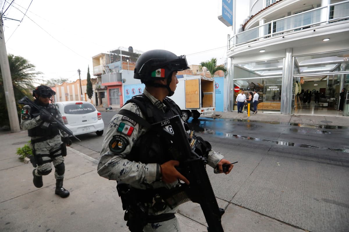 Fuerte operativo militar acompaña el traslado del cuerpo de ‘El Mencho’