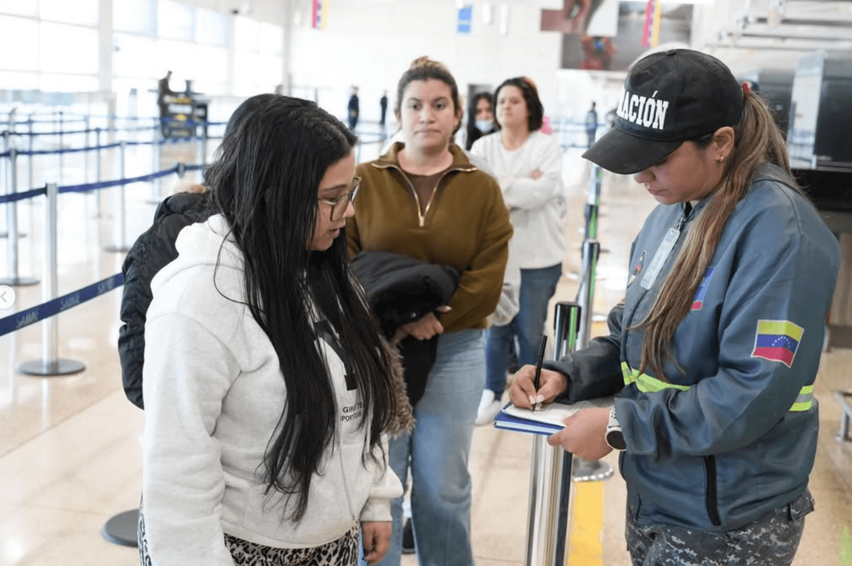 Venezuela repatria 130 ciudadanos desde EE.UU. en vuelo histórico