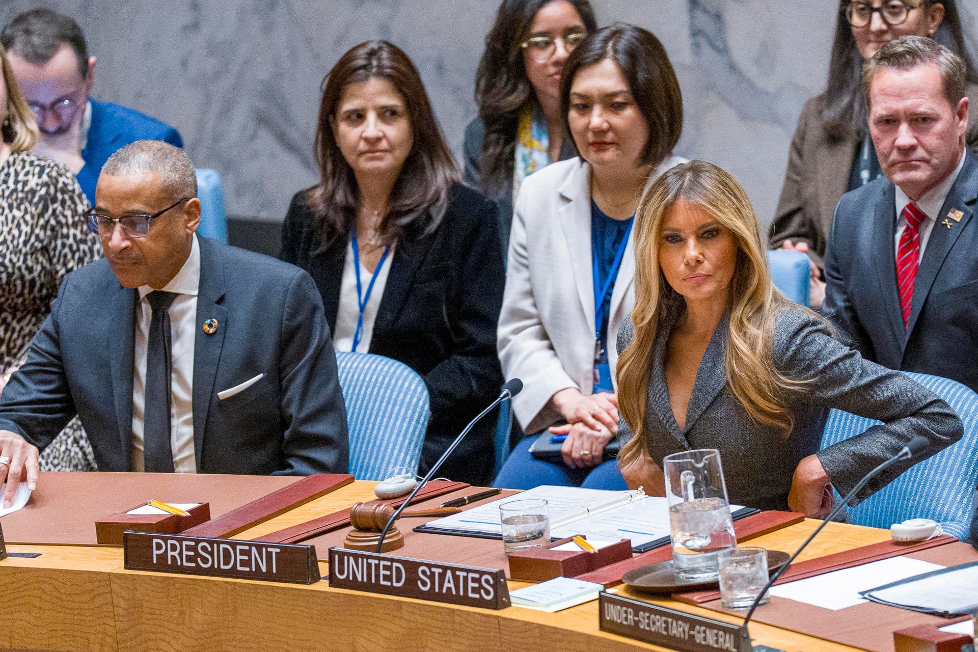 Melania Trump llama a la paz duradera en sesión de la ONU