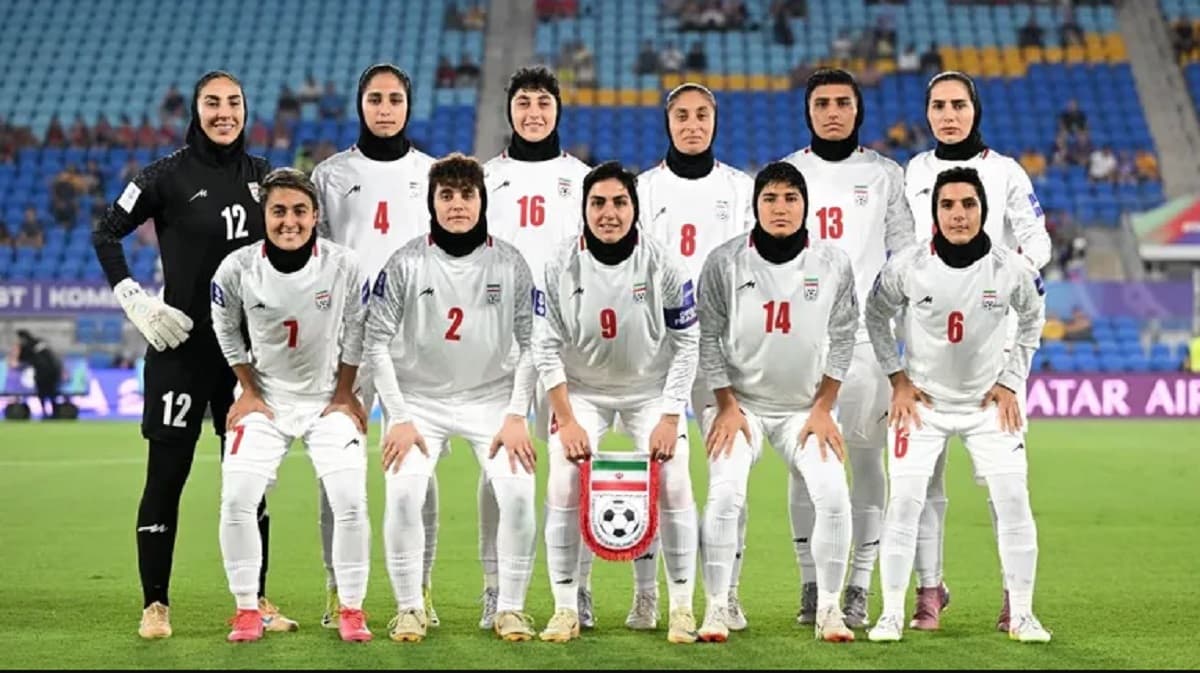 El gesto de silencio de la selección femenina de Irán ante su himno nacional