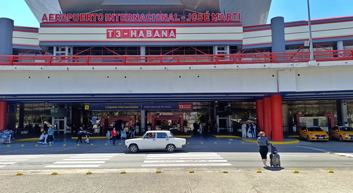 Crisis de combustible en Cuba: Aeropuertos paralizan vuelos hasta abril