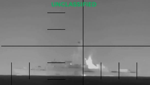 EE.UU. hunde fragata iraní en el océano Índico: 83 muertos