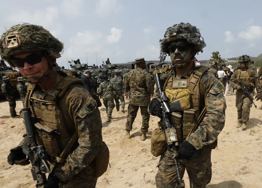 EEUU Considera Despliegue Militar en Irán: Implicaciones Globales