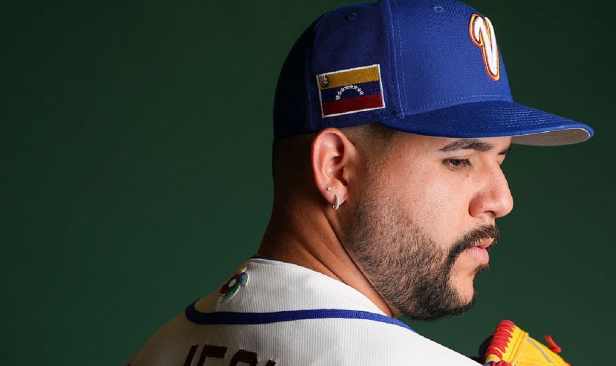 ¡Enmanuel de Jesús toma el montículo en el segundo juego de Venezuela!