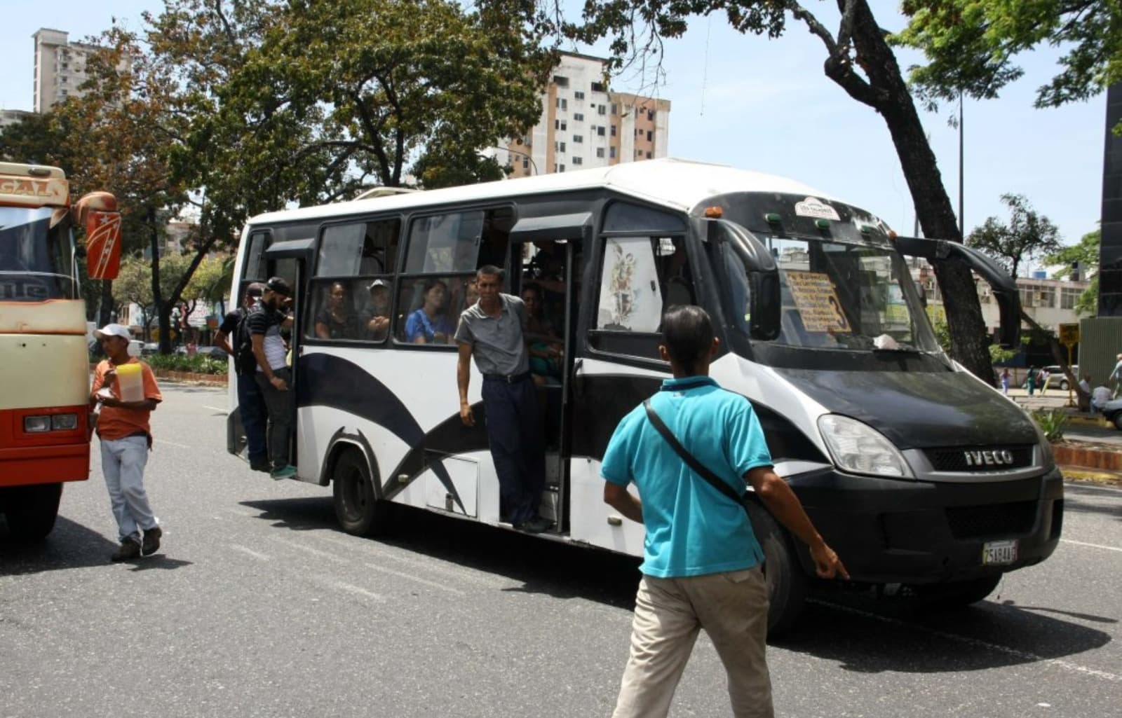 Nuevo pasaje urbano en Venezuela: 140 bolívares, más que el salario mínimo