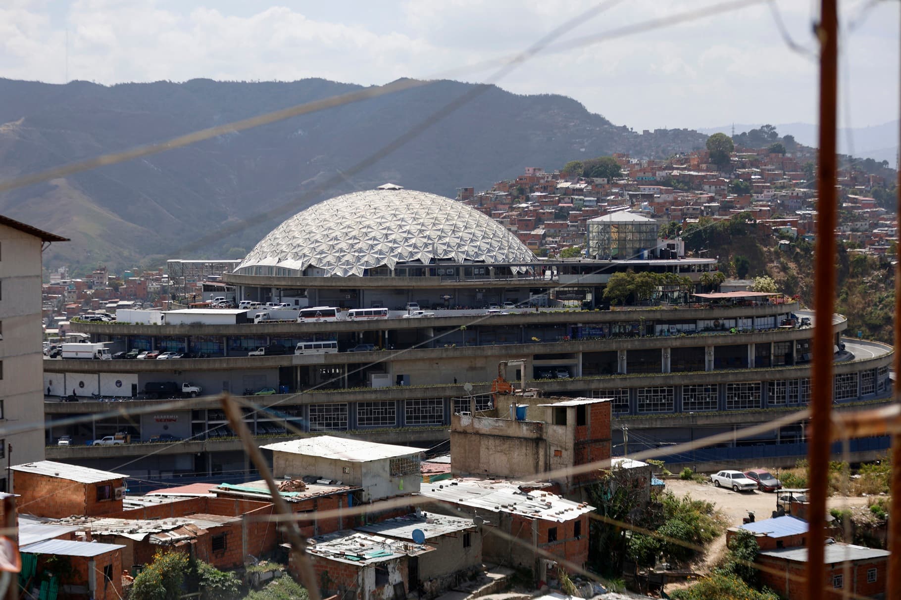 Traslados de Prisioneros Políticos desde El Helicoide Desatan Protestas Familiares