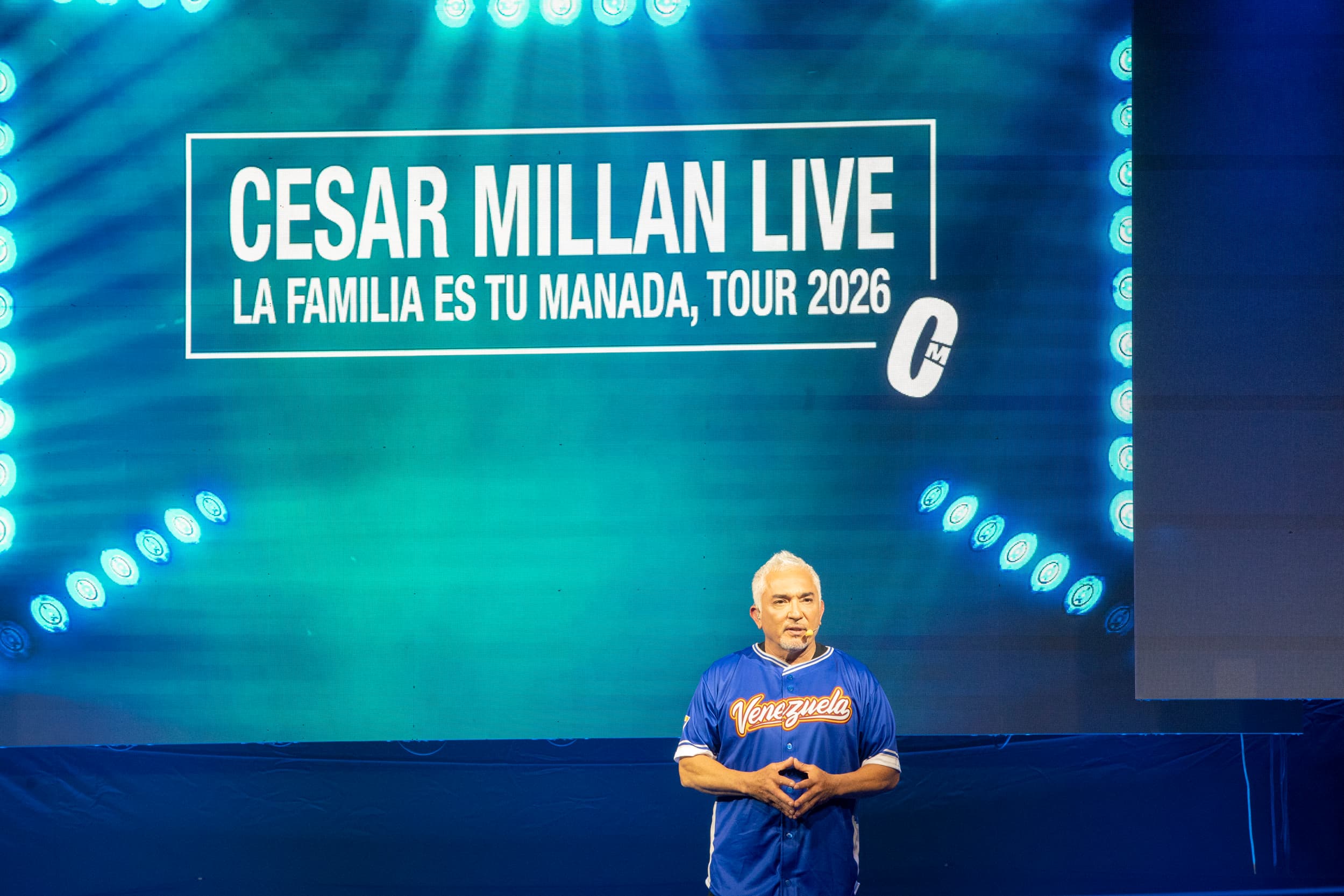 César Millán sorprende a Caracas con emotiva historia de un ex preso