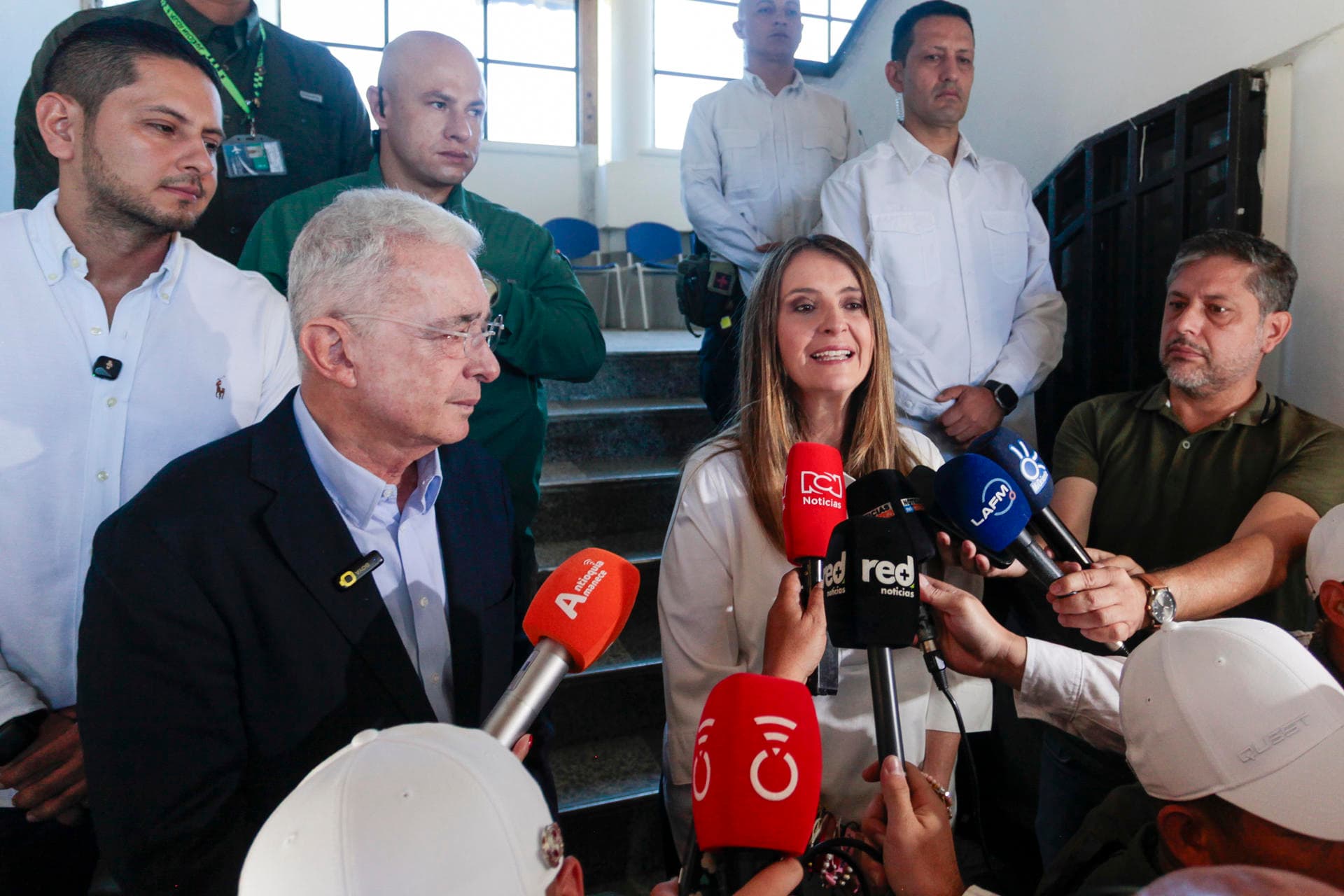 Uribe Asume Responsabilidad tras Derrota de Paloma Valencia en Colombia