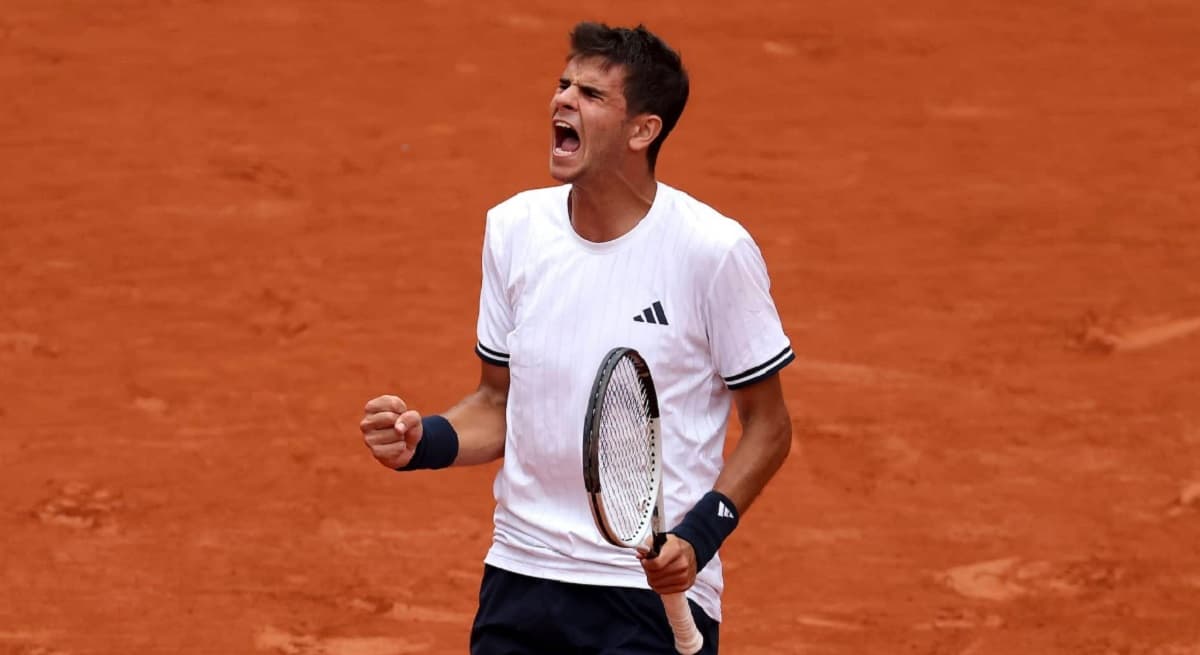 El talento venezolano Jódar avanza a cuartos en Roland Garros