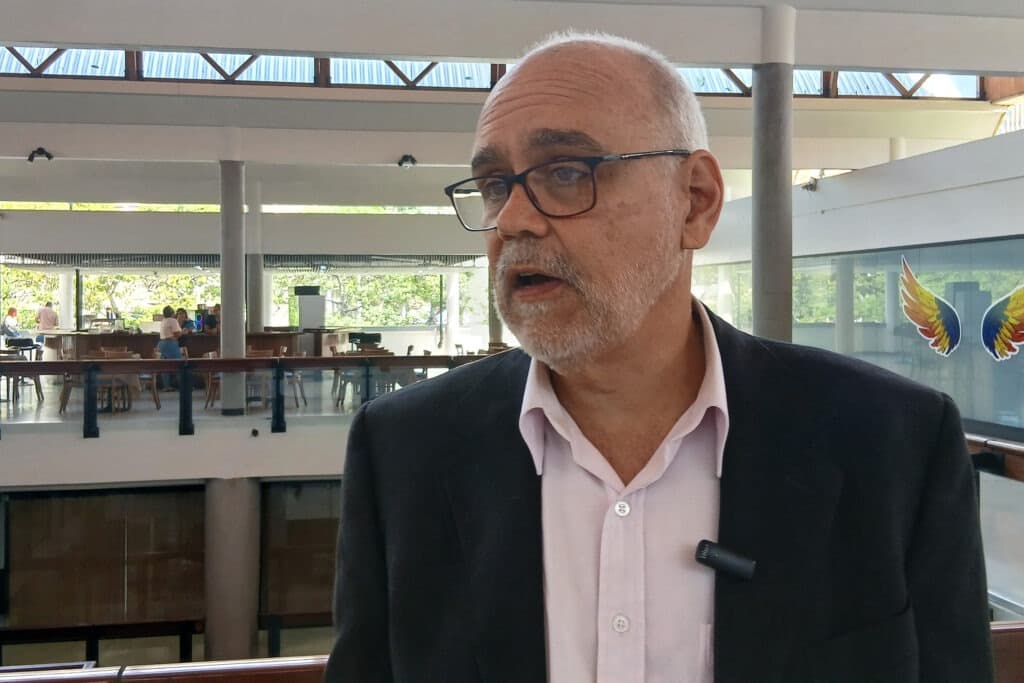 Apucv alerta: 75% del personal docente excluido del bono profesional