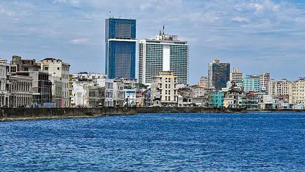 Las principales cadenas hoteleras cesan operaciones en Cuba por crisis energética