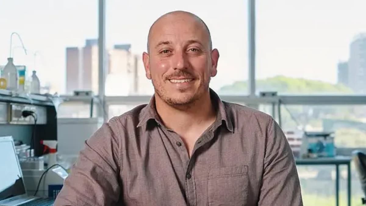 El virólogo Gonzalo Moratorio: de la lucha contra virus al cáncer cerebral