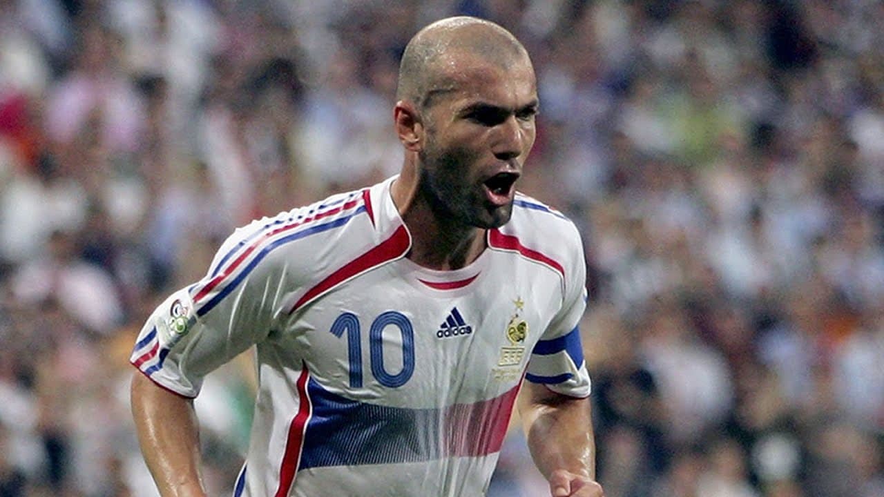 Zinedine Zidane: El Genio del Fútbol Francés y Su Legado Inolvidable