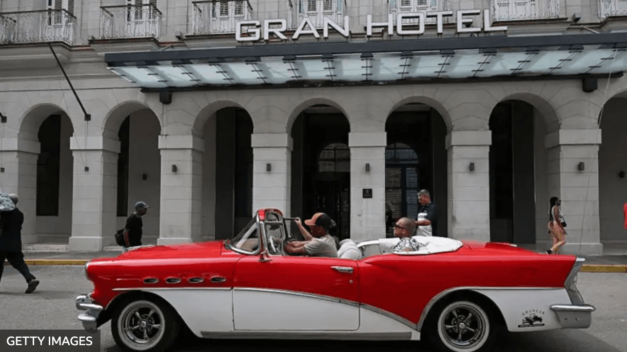 Impacto de la Marcha de Cadenas Hotelera en Cuba: Crisis y Sanciones