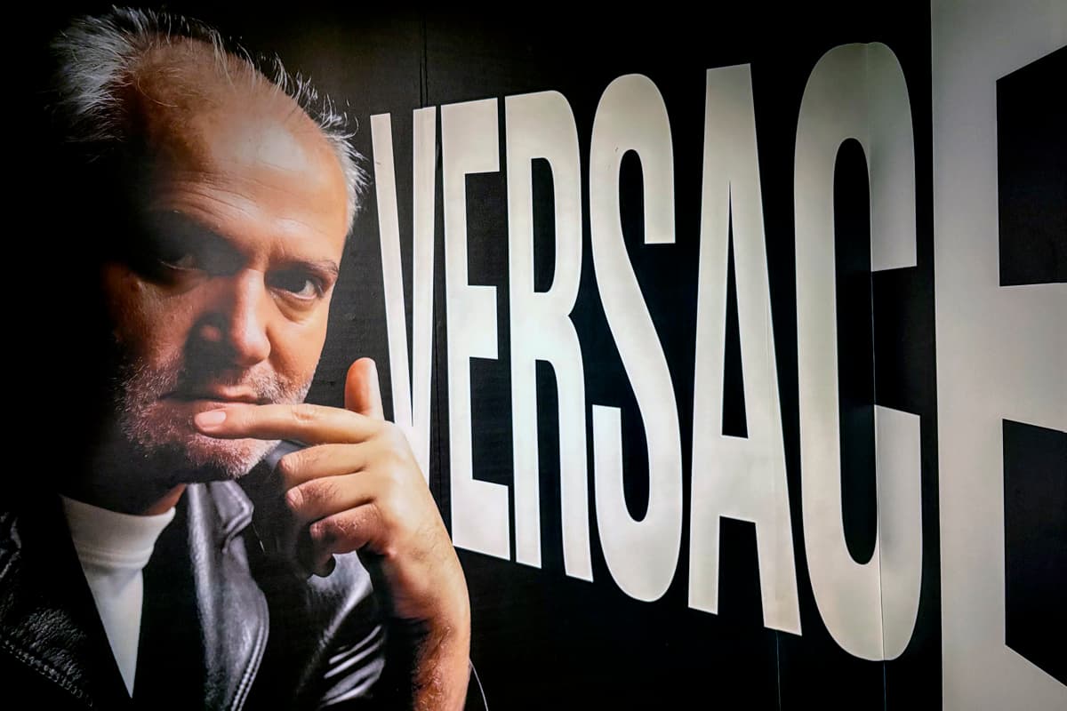 Gianni Versace: Un Tributo Deslumbrante en París