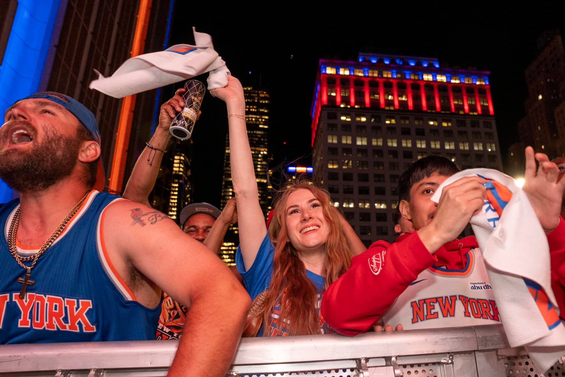 La pasión de los Knicks desata euforia en Nueva York durante las Finales de la NBA