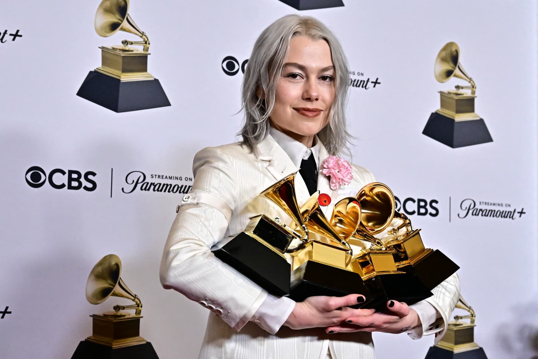Phoebe Bridgers Implementa Prohibición de Teléfonos en Su Gira 2023