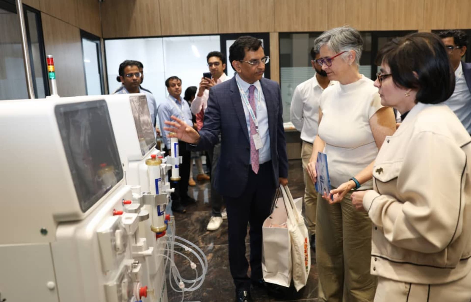 Venezuela e India evalúan colaboración en suministros médicos