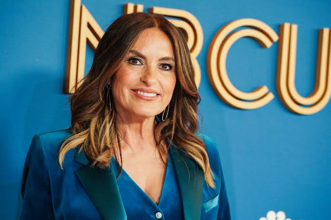 Mariska Hargitay lidera el evento de los Emmy como la primera mujer en 15 años