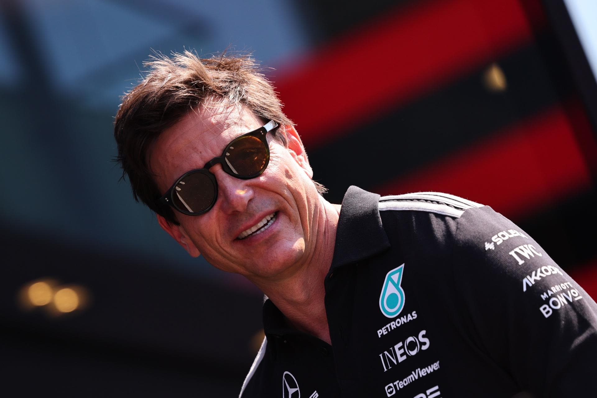 Mercedes bajo presión: Toto Wolff analiza el ascenso de Ferrari