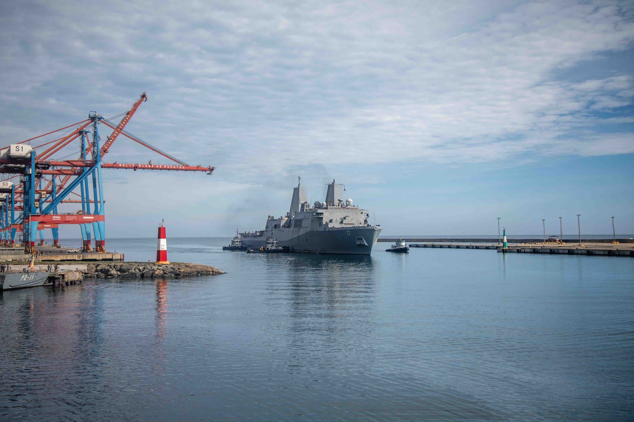 USS San Antonio se Une a la Ayuda Humanitaria en Venezuela Tras Terremotos