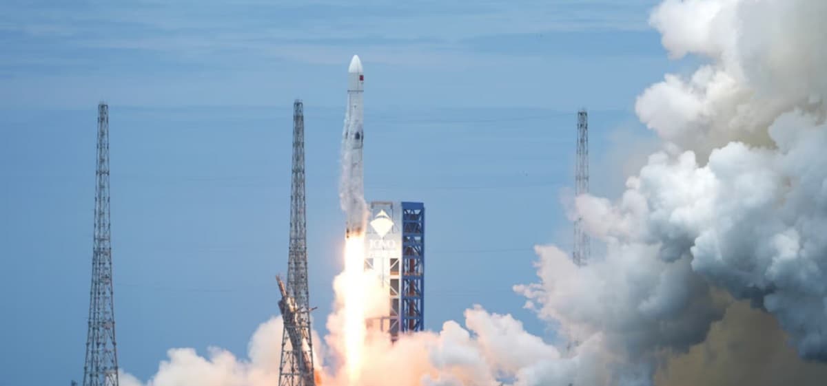 China Revoluciona el Espacio: Primer Cohete Recuperado con Éxito