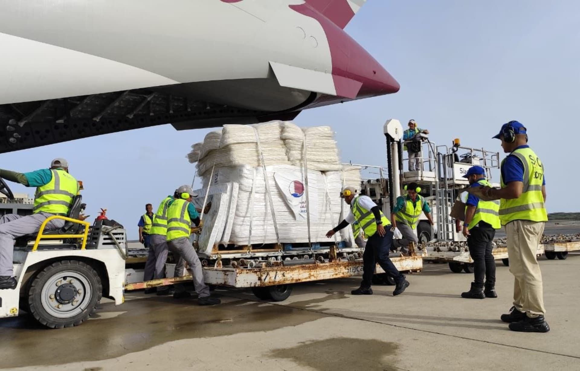 Qatar Envía Ayuda Humanitaria a Venezuela: 10,7 Toneladas de Esperanza
