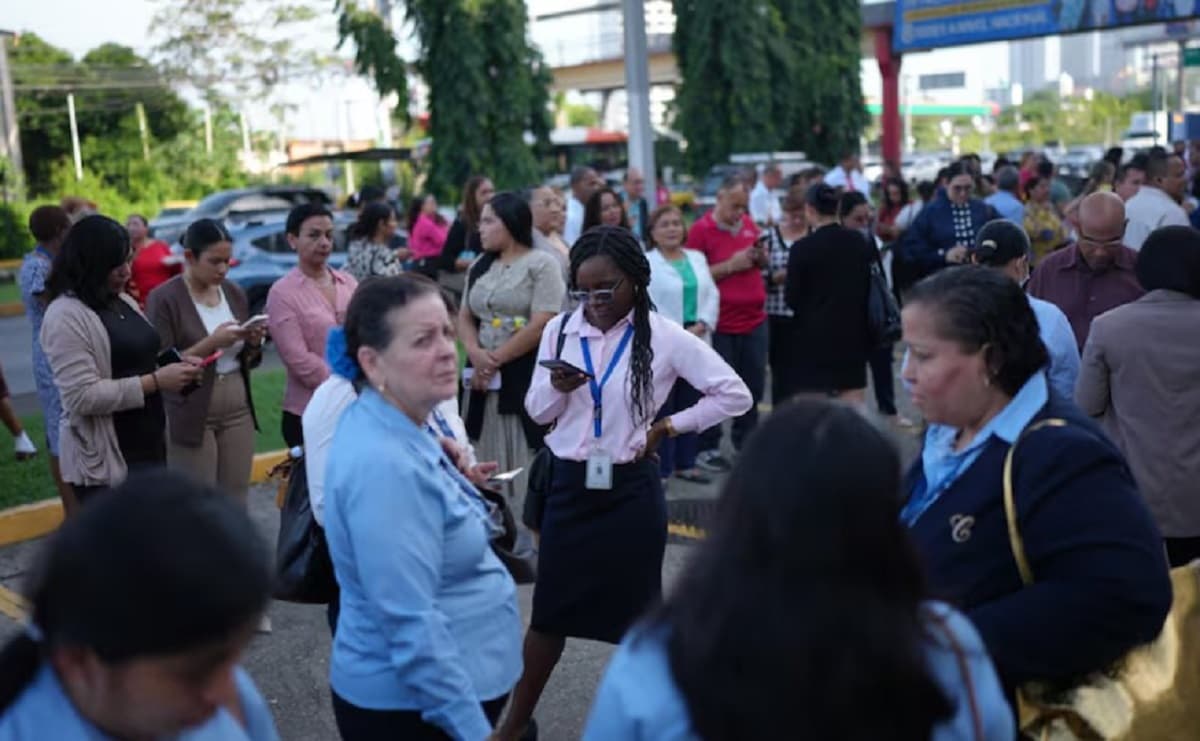 Fuerte Terremoto en Colombia Provoca Evacuaciones en Panamá