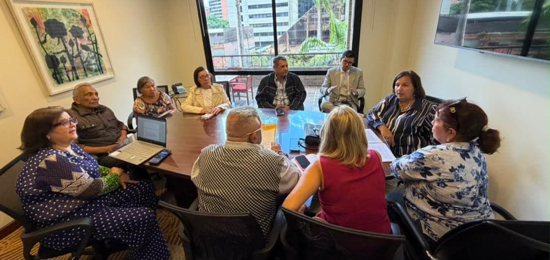 Pensionados venezolanos exigen dignificación de ingresos en diálogo político