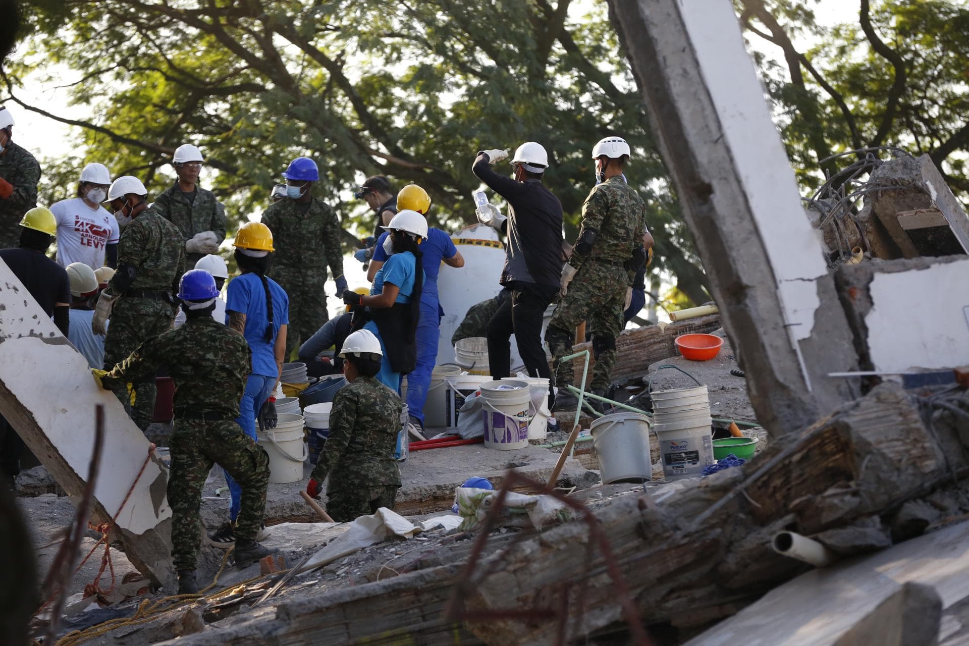 Crisis en Colombia: 164 españoles desaparecidos tras devastador terremoto