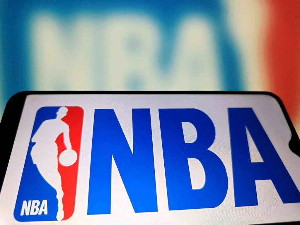 LeBron James Regresa: NBA Anuncia Calendario 2026-2027