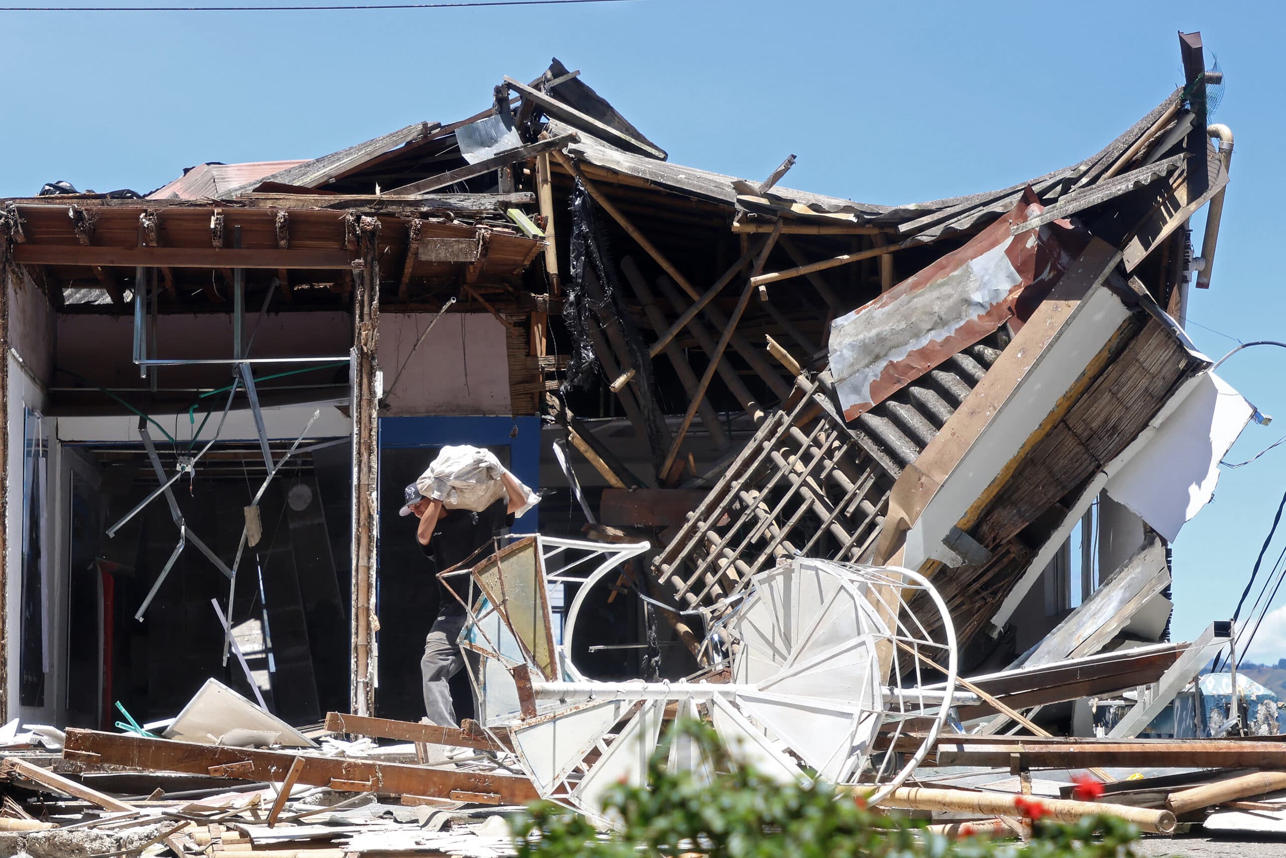 Desacuerdo entre el presidente colombiano y autoridades regionales sobre muertos por terremoto