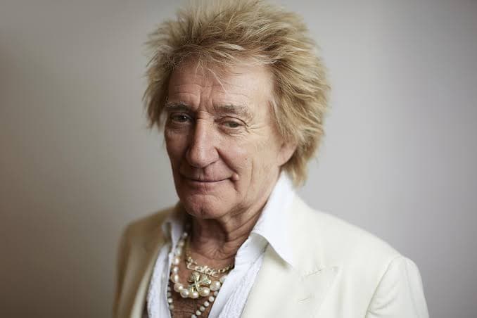 Rod Stewart anuncia cancelación de conciertos por cirugía cardíaca
